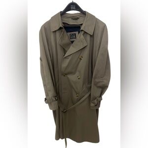Jos. A. Bank Men's Classic Beige fully lined Trench Coat Size 44L